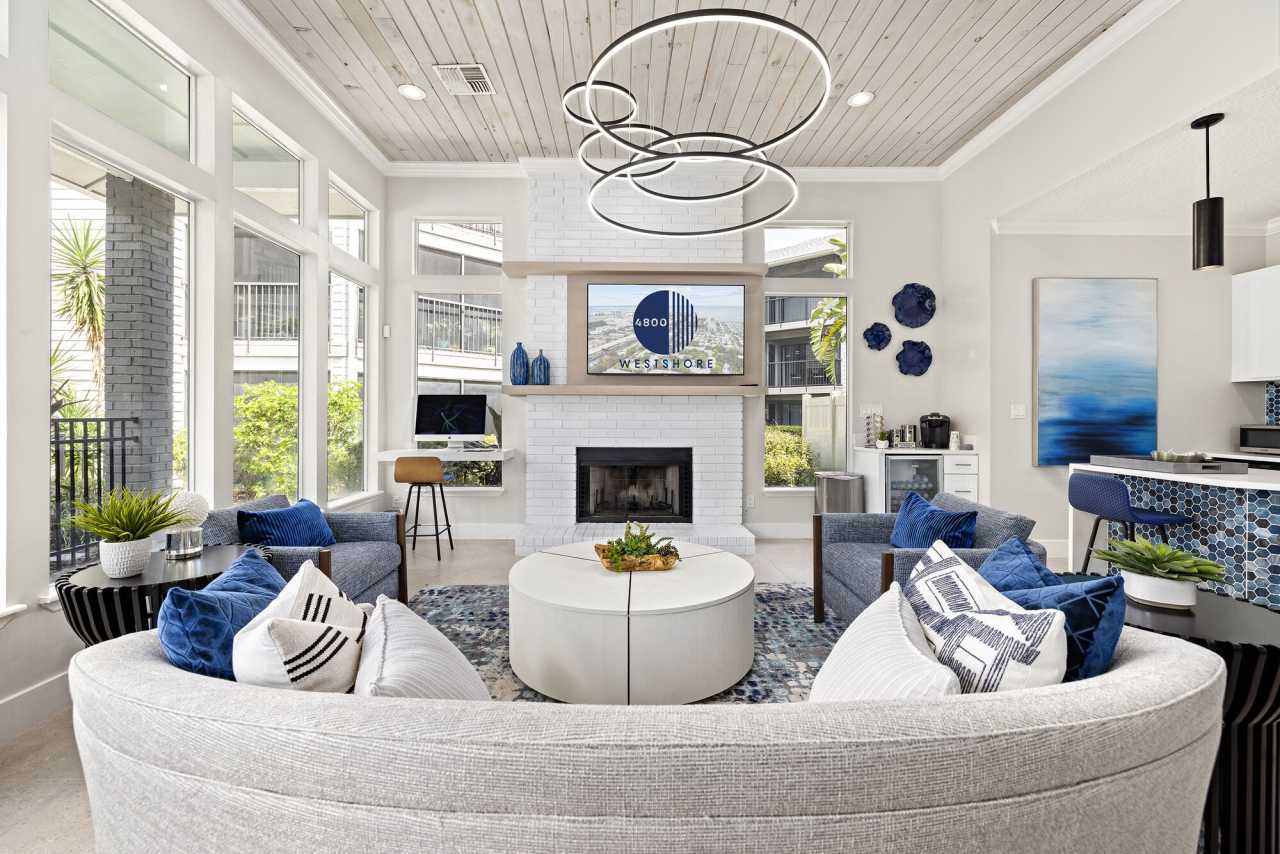 4800 Westshore Apartments