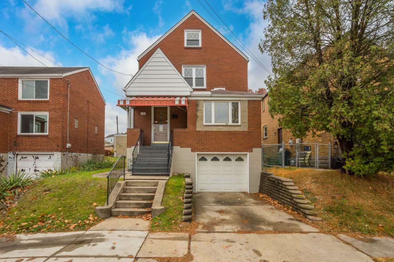 DON'T MISS THIS! BEAUTIFLLY RENOVATED 3 bedroom in Munhall!!