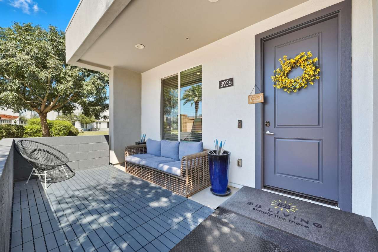 BB Living at Val Vista