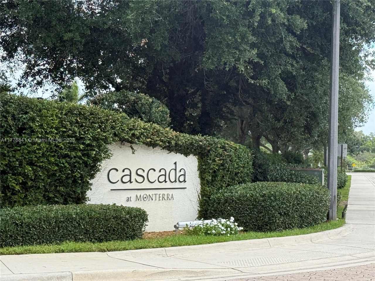 4151 Cascada Cir