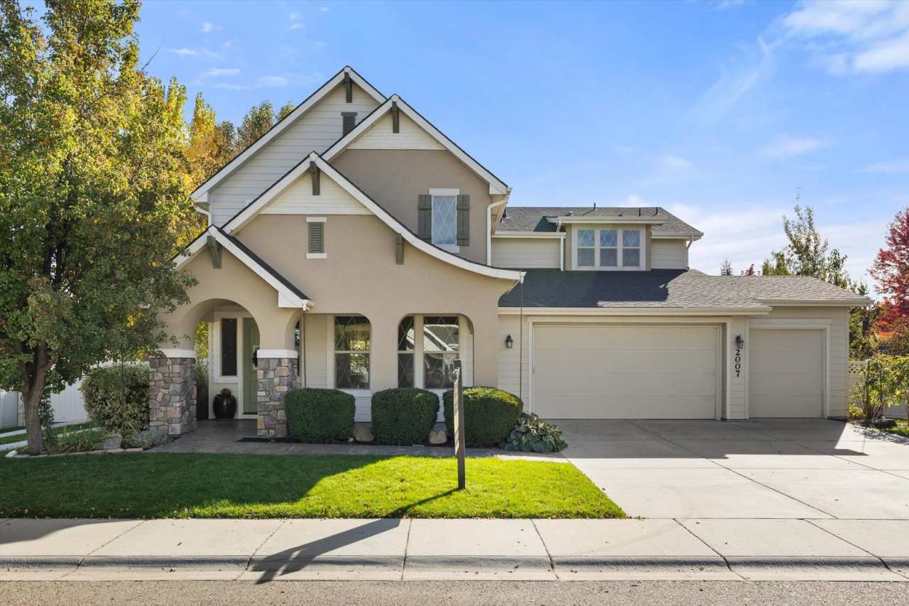 Spacious 5-Bedroom Home (plus bonus room) on ½ Acre in Bridgetower – Rare Meridian Rental!