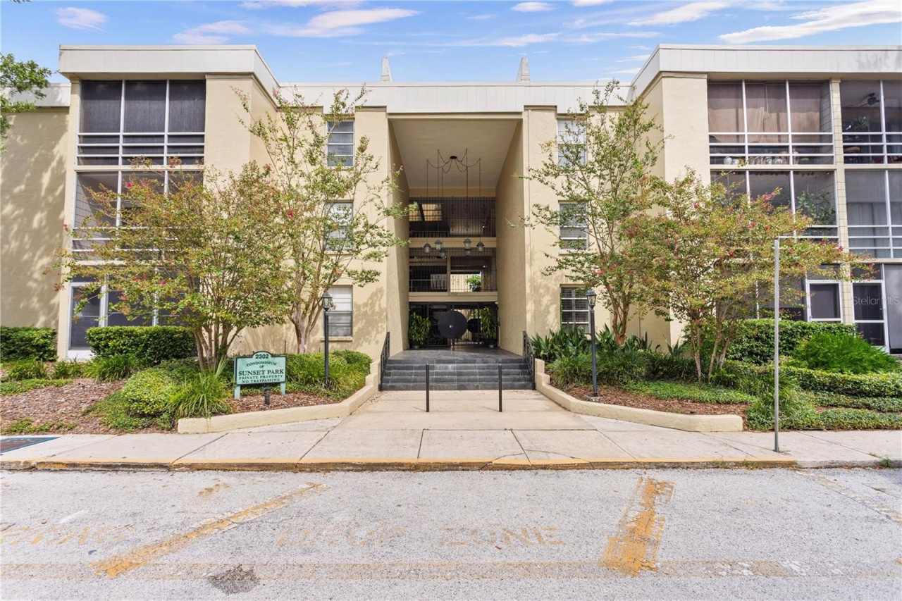 2302 S MANHATTAN AVENUE