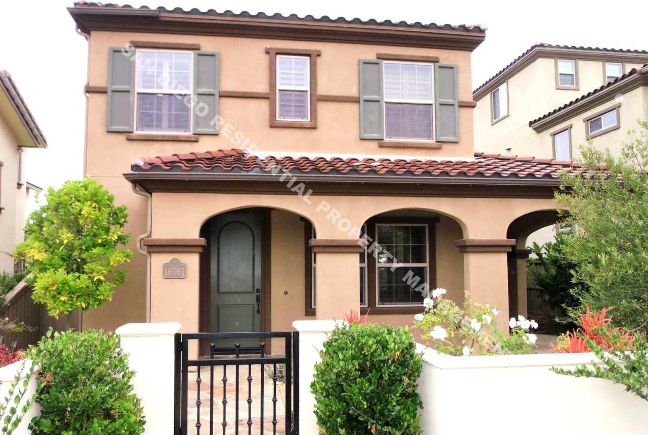 Beautiful 3-Bedroom Home in Del Sur – Prime Location  Upgrades!