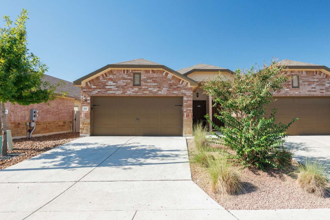 Like New Duplex in New Braunfels!!!