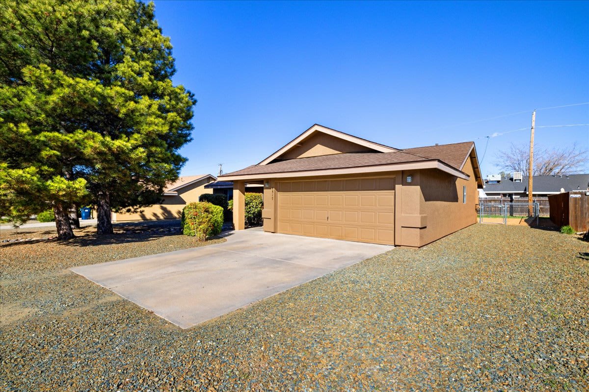 4517 North Sauter Drive East