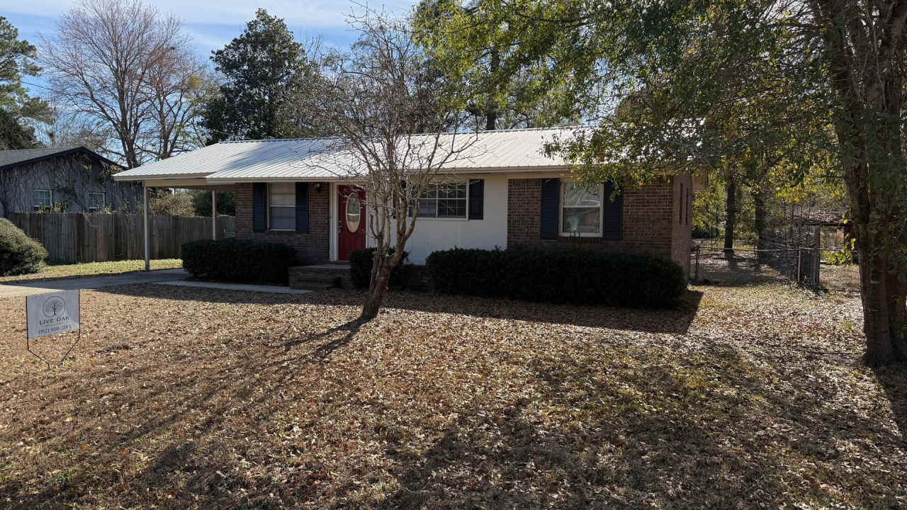 WINTER MOVE-IN SPECIAL: $500 OFF 1st MONTH'S RENT!**