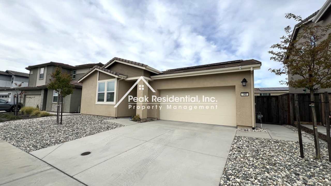 Beautiful 4bd/2ba Lincoln Home!