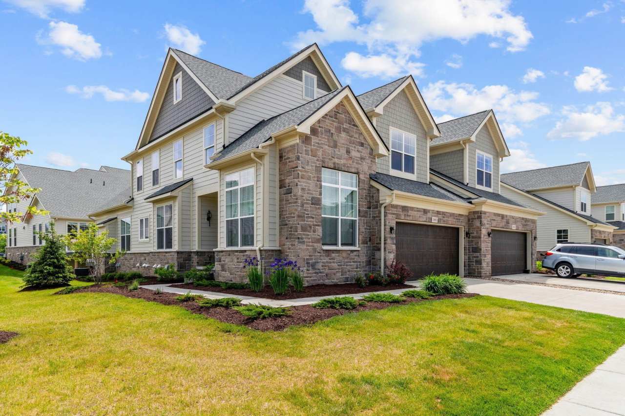 3093 N Spurway Drive