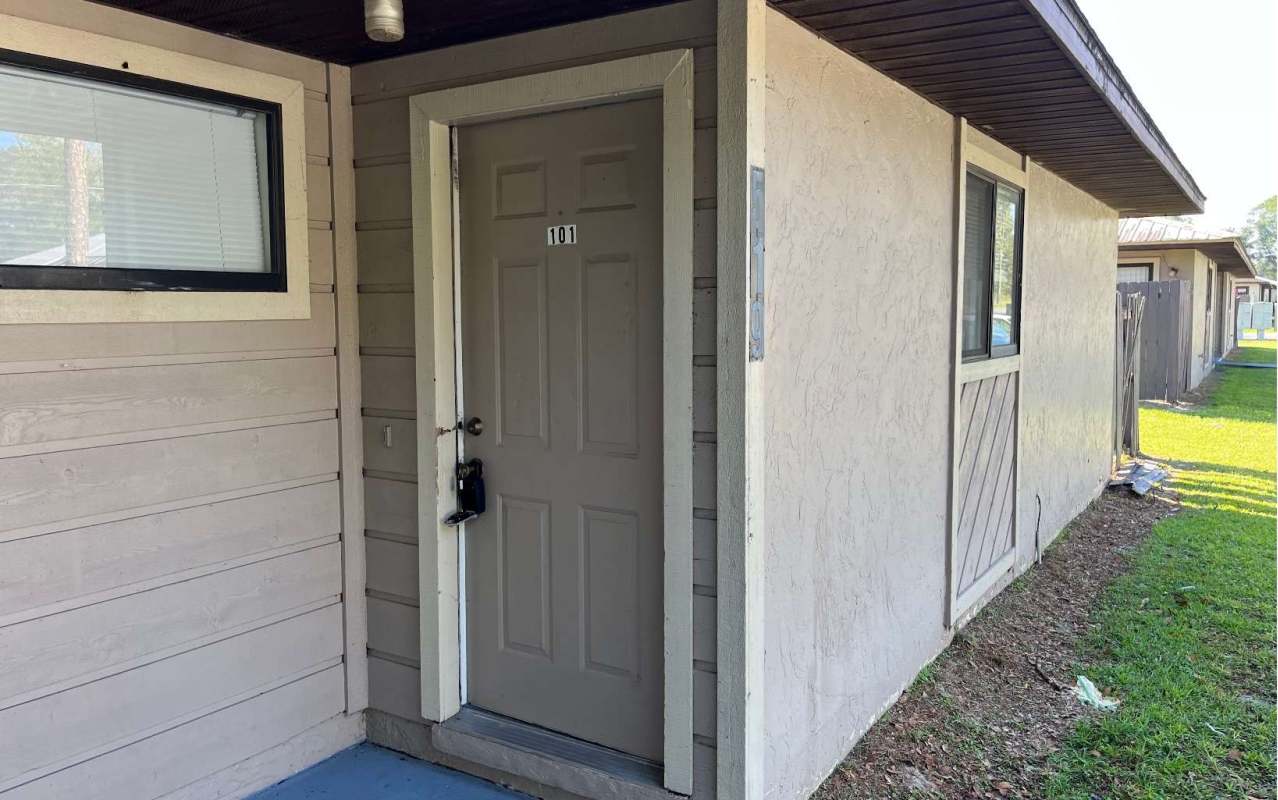 519 NW LAKE CITY AVE #101