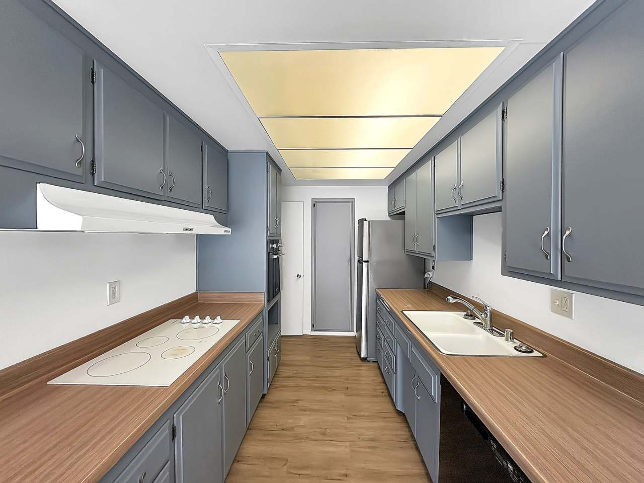 Beautiful 2B/2BA Home in Rancho Bernardo in a 55+ Community!