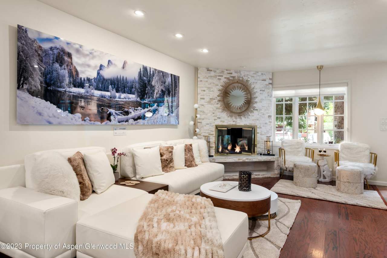 711 S Galena Street unit: 20D