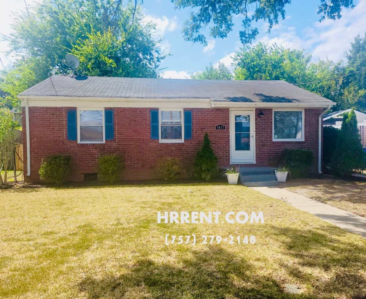 Newly Renovated 3 Bedroom 1 Bathroom Single Family Home located in the Fairmount Park area of Norfolk!