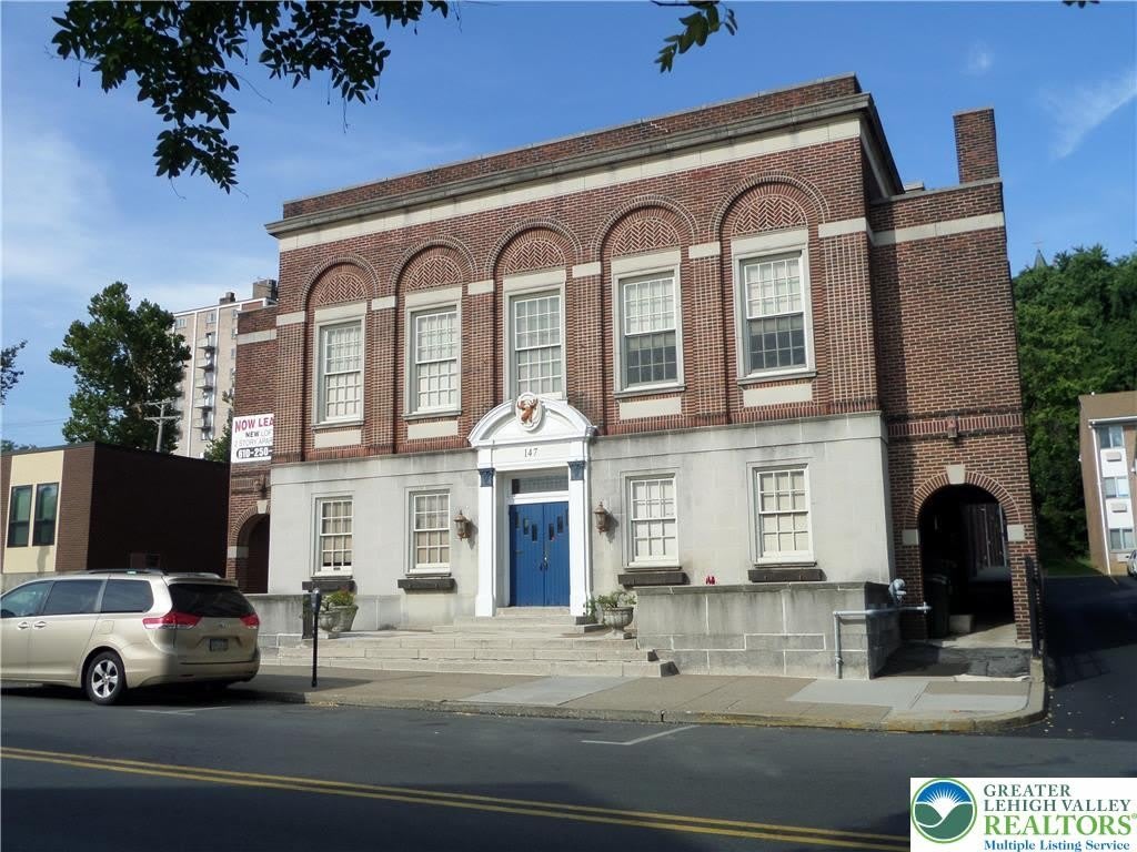 143 S 4Th Street unit: 1