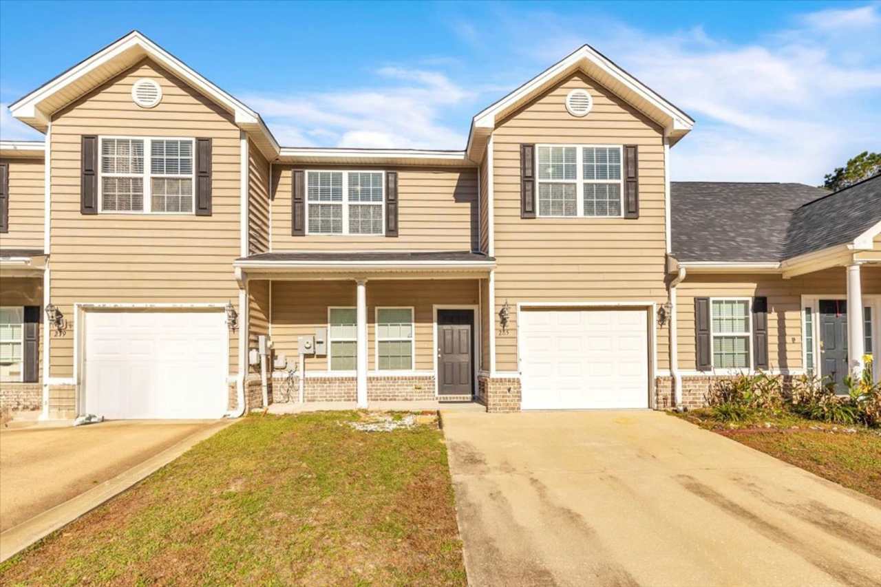 3 Br, 2.5 Ba Townhome In Richmond Hill