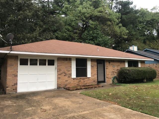 Close to Barksdale Air Force Base... You do not want to Miss this one!!