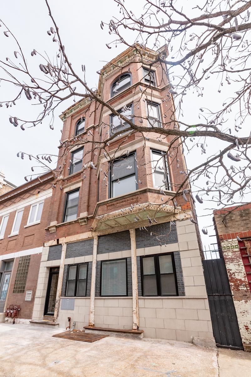 1907 S Racine