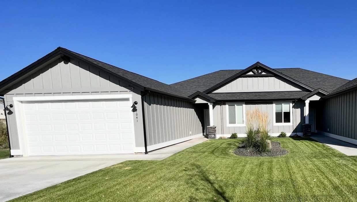 1041 South Russell Street