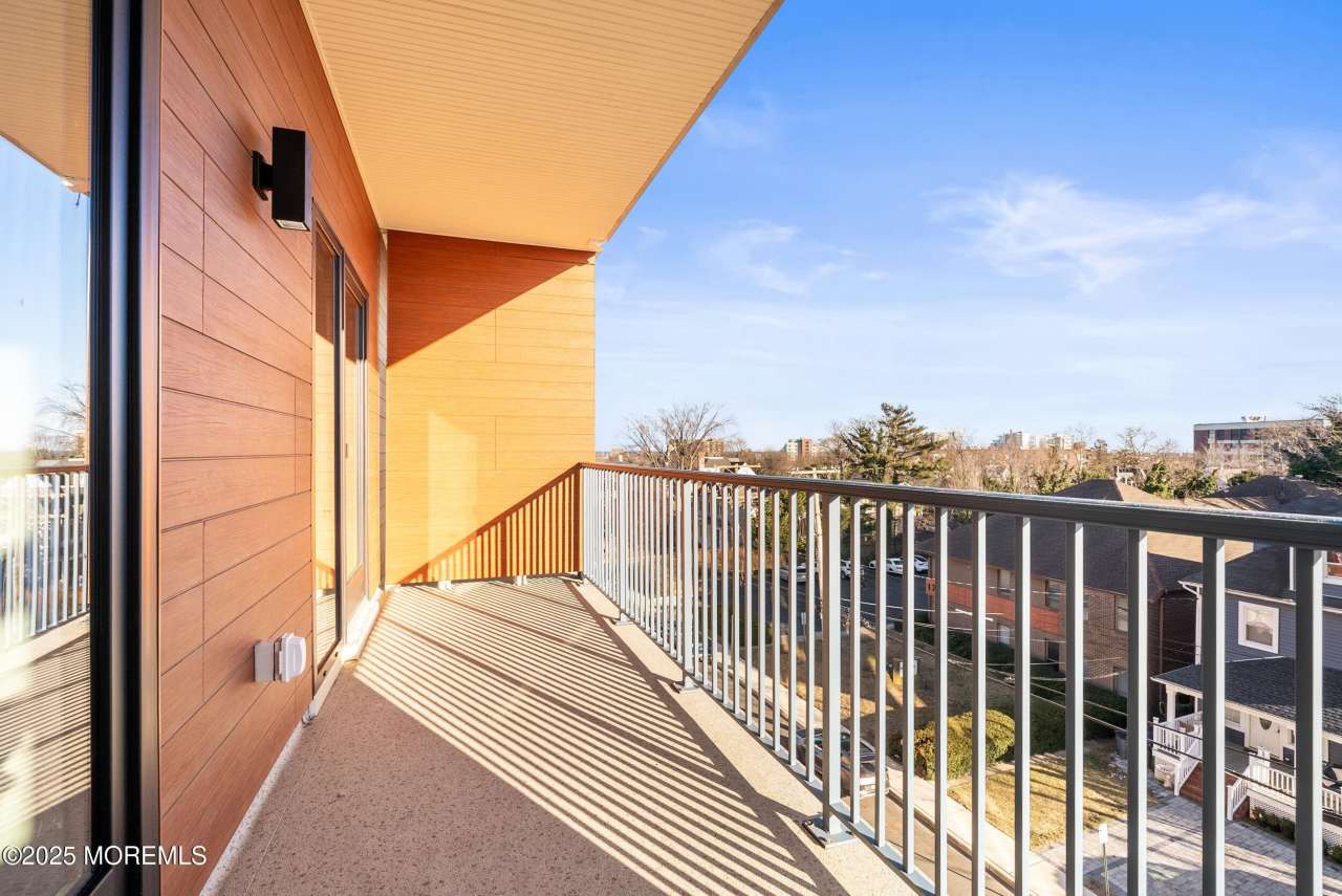 185 Morris Avenue unit: 401