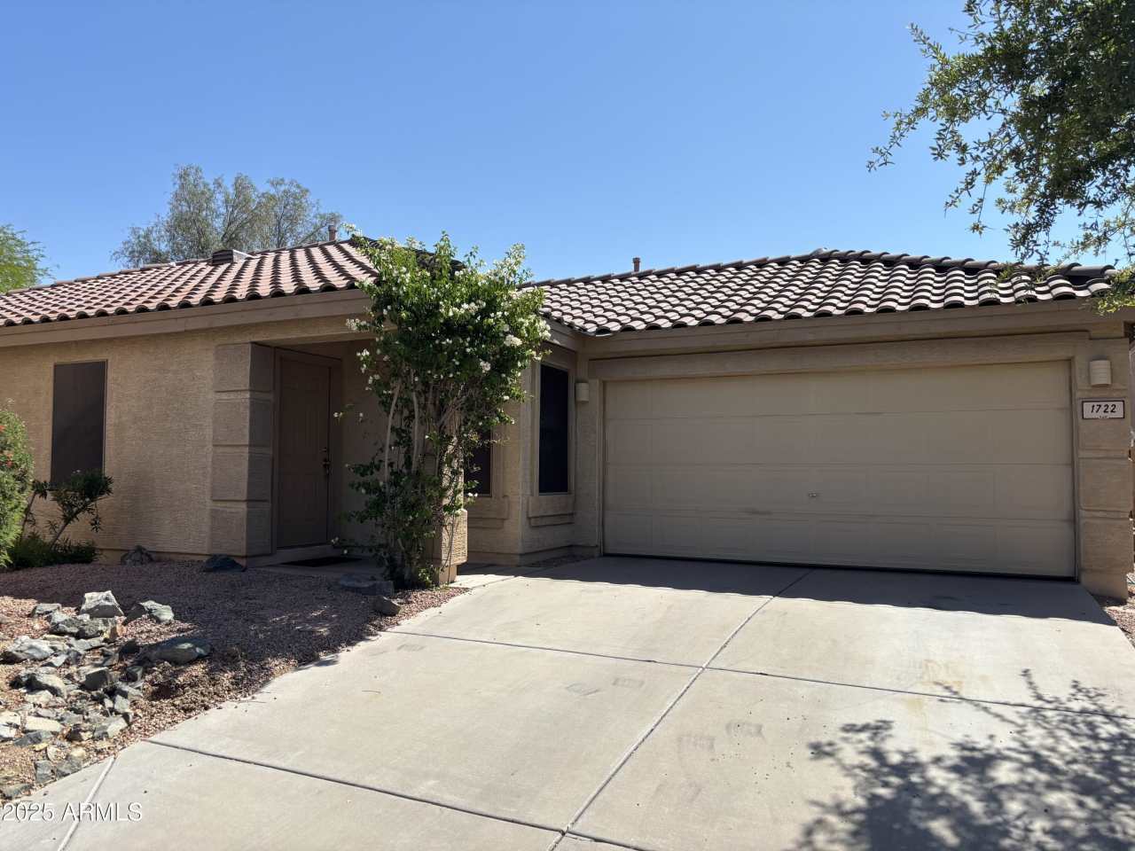 1722 W AMBERWOOD Drive