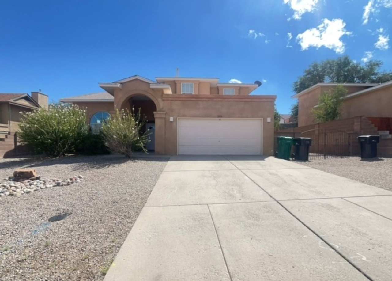 Beautiful 5 bedroom home located in Rio Rancho - Northern and Broadmoor 2200 sq ft