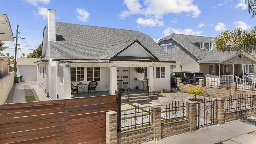 1727 N Kenmore Avenue