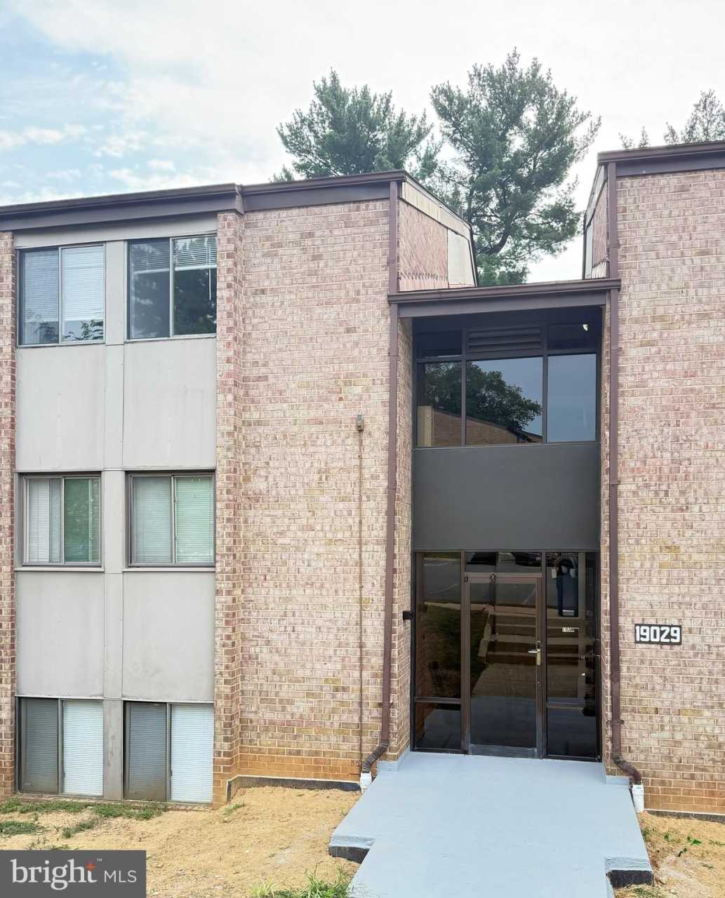 19029 MILLS CHOICE Road unit: 4