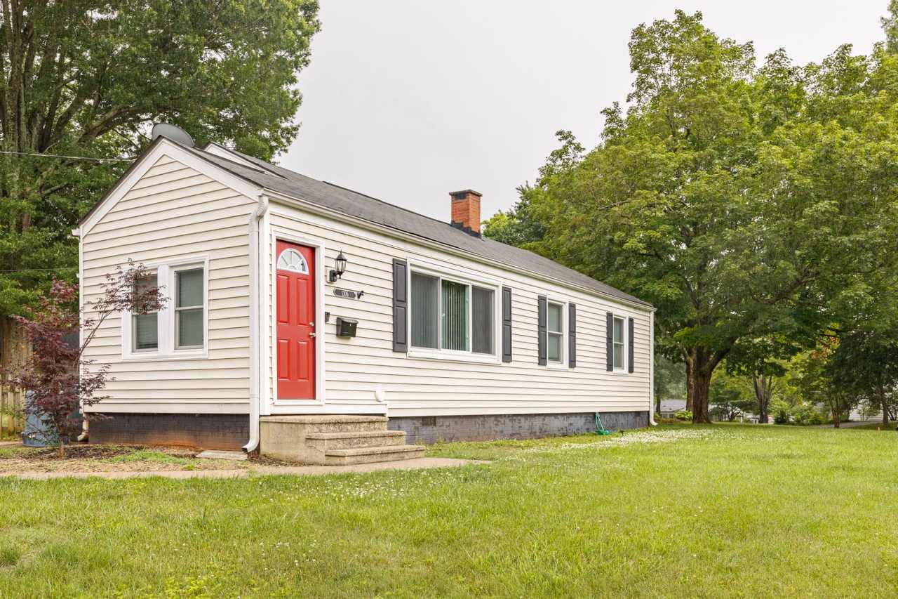 Spacious home located in a great neighborhood!