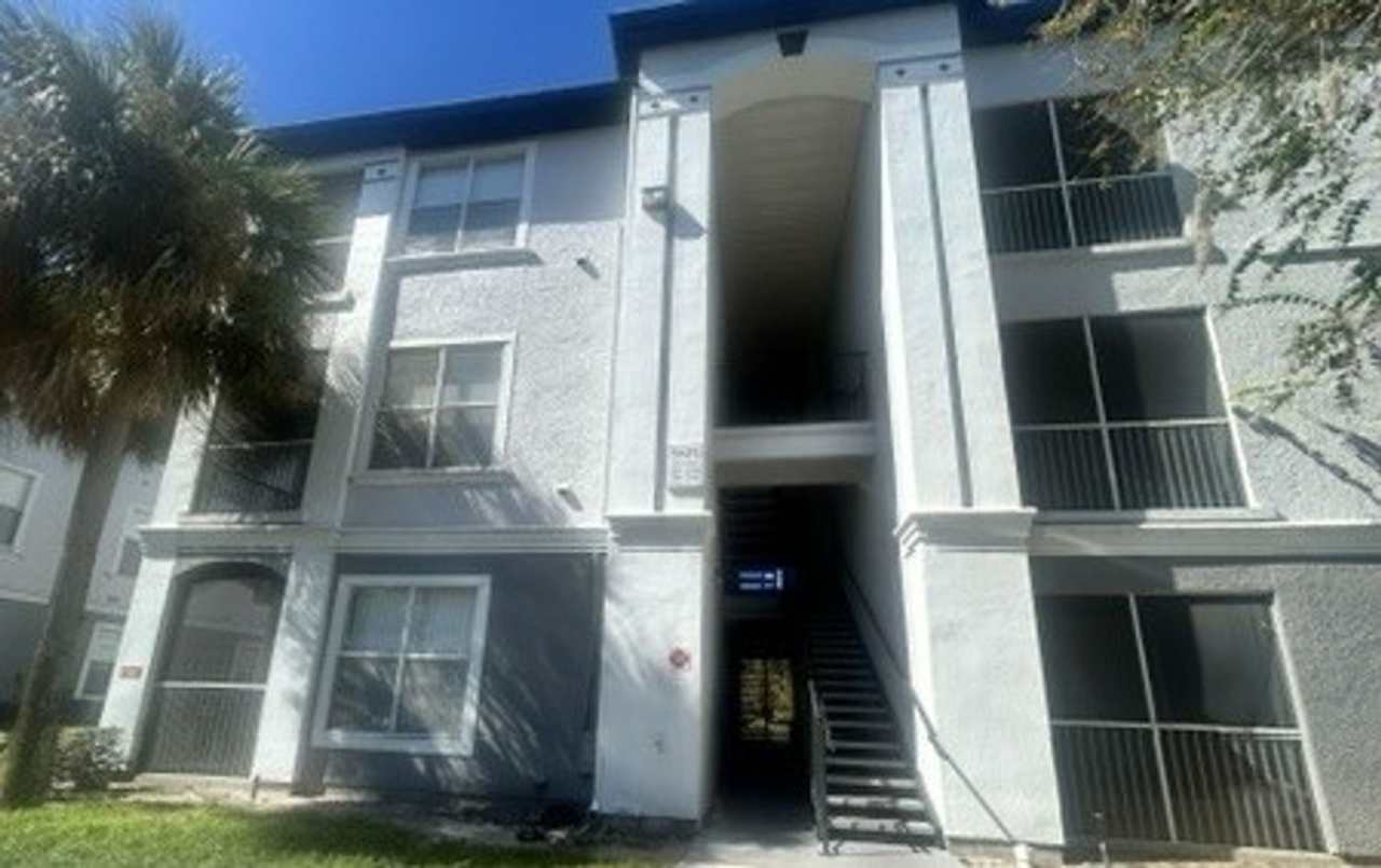 RIVERVIEW: Allegro Palms - Gated Community, 1 bed/1 bath, 2nd Floor Condo