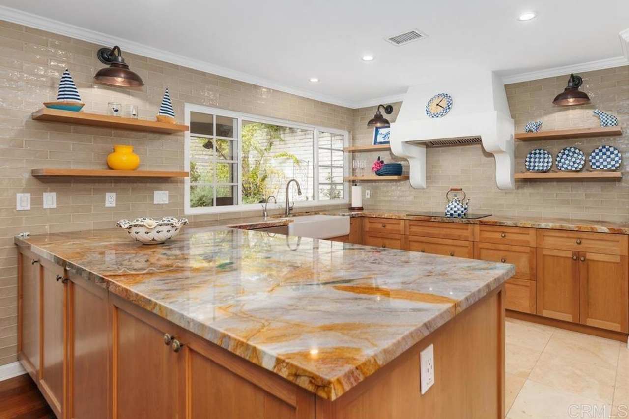 Remodeled 2BR/2BA w/ Large Bonus Room in the Heart of Rancho Santa Fe