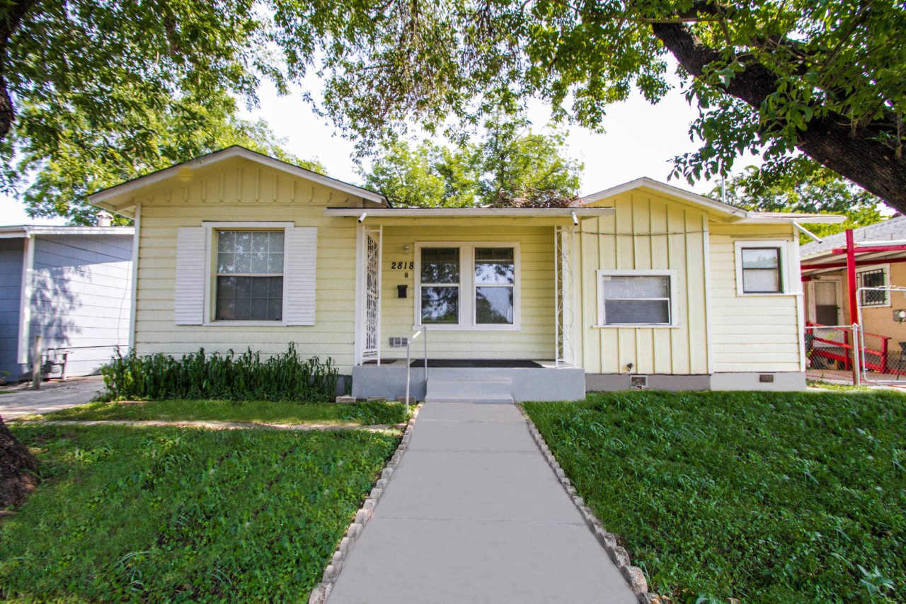 Close to Local Amenities and Downtown