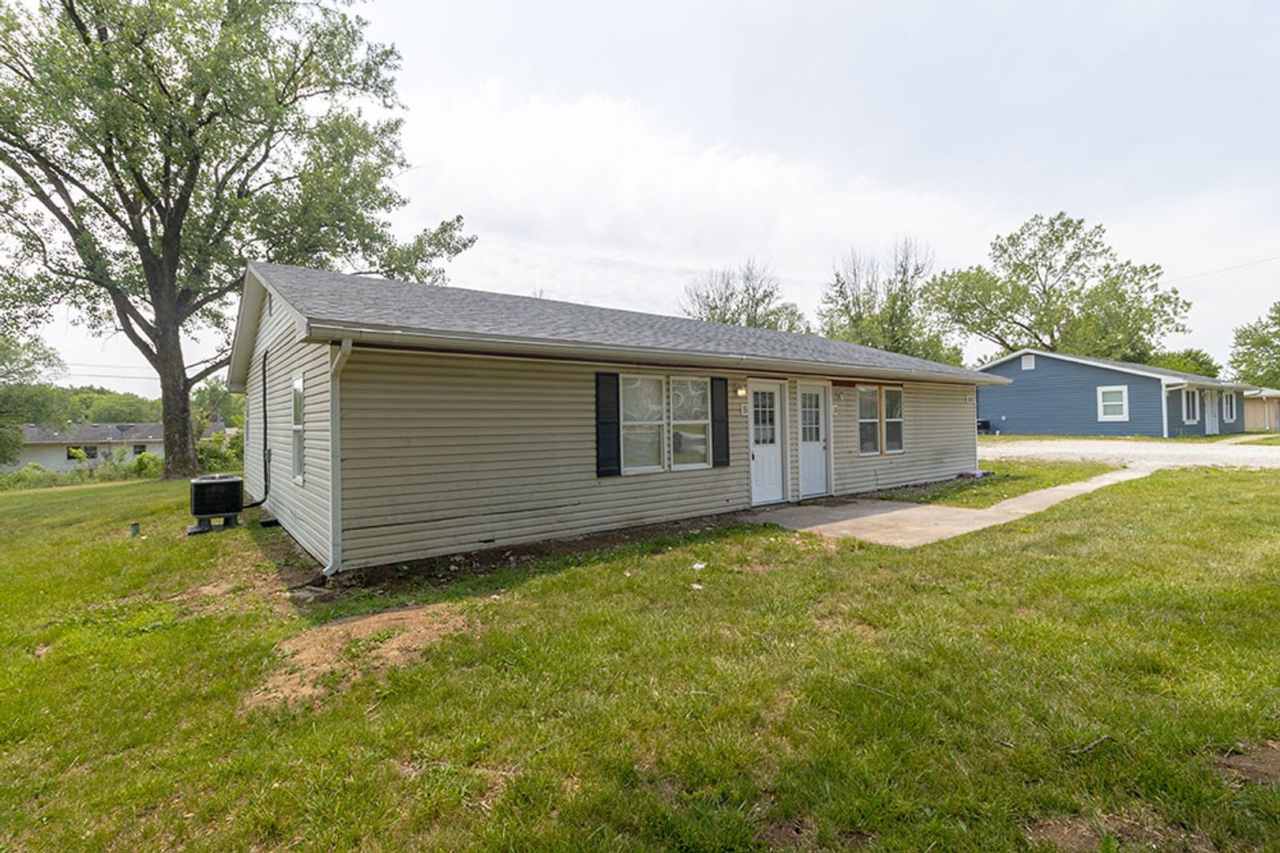 Adorable 2 bedroom Duplex