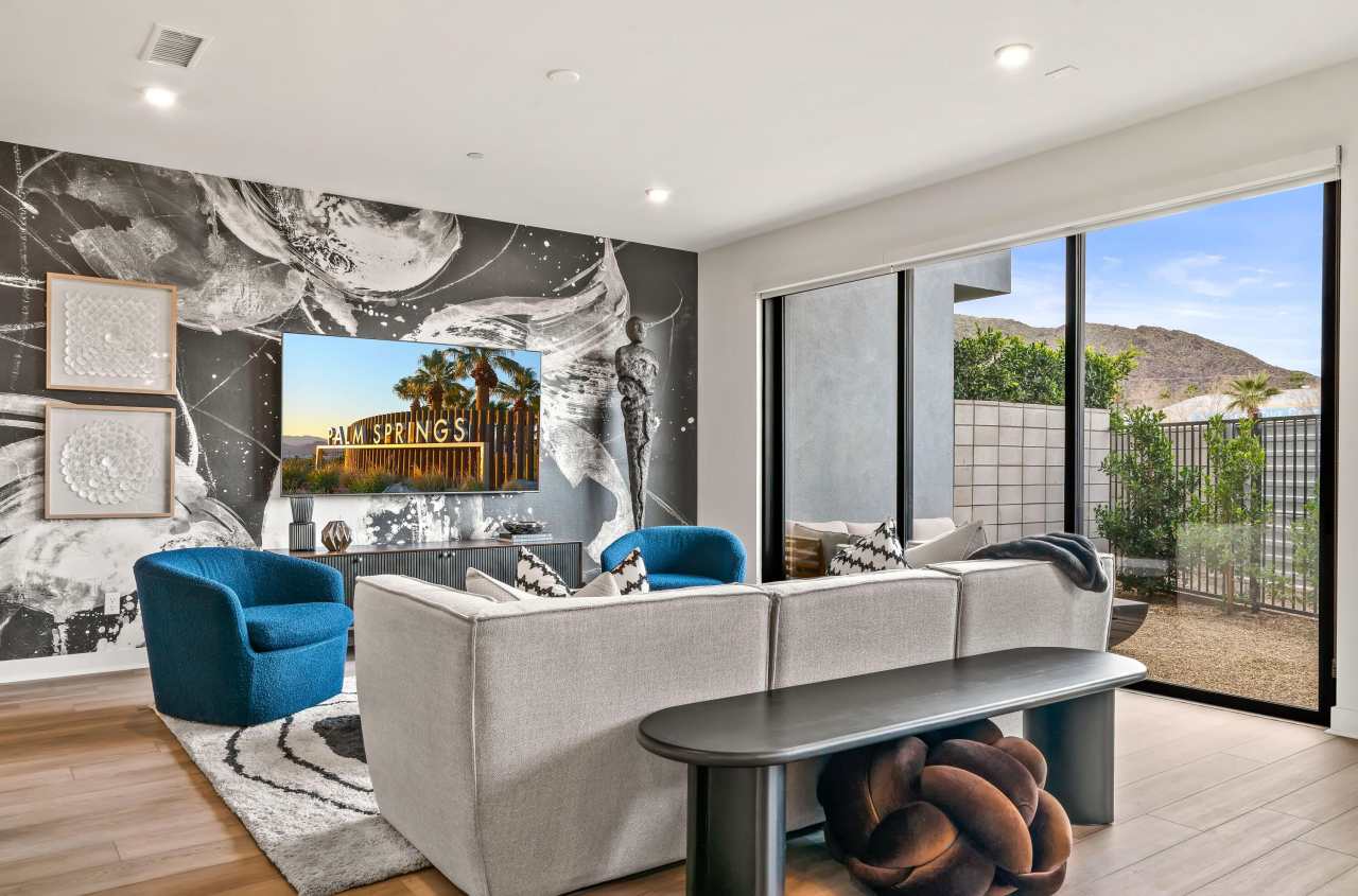 438 Huddle Springs Way