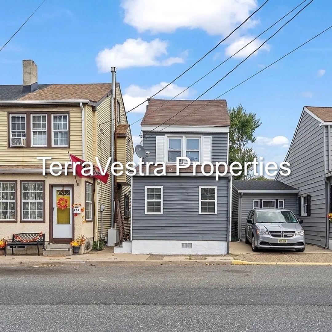 2 Bed Single Family in Gloucester City! Eligible for $500 Security Deposit.