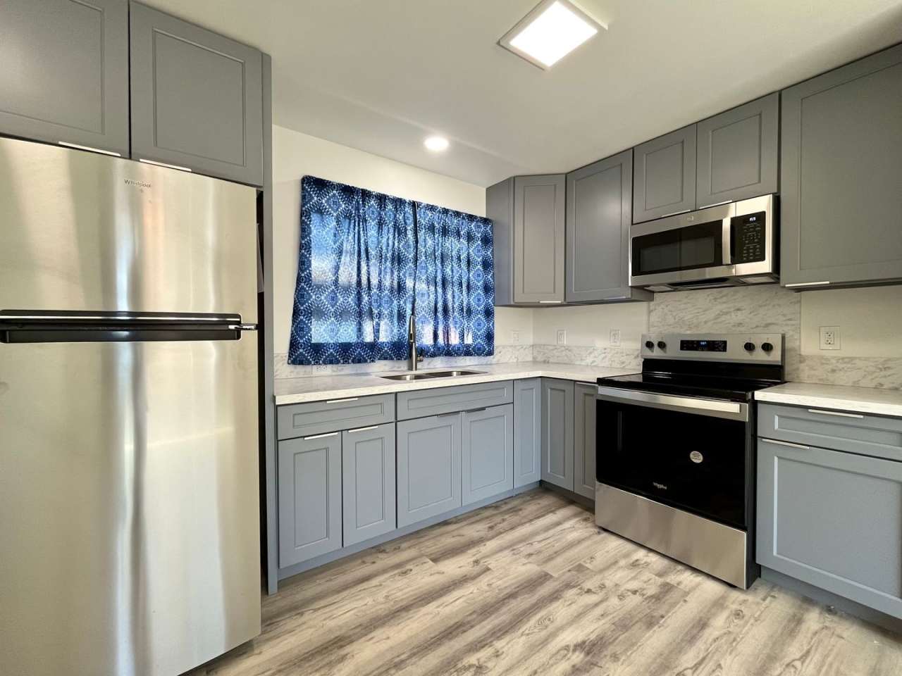 Brand New 1 Bed, 1 Bath Back House in Kaimuki w/ 1 Parking