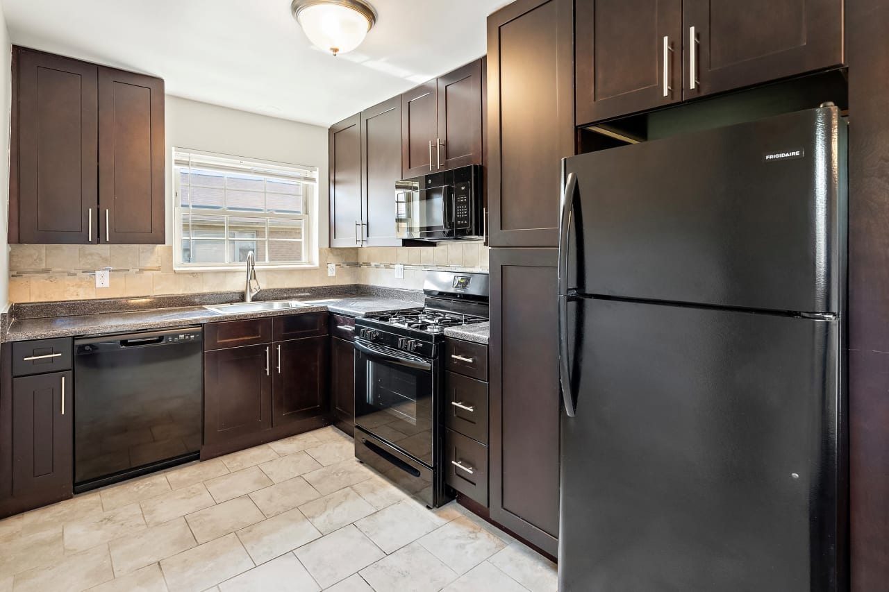 Crossroads Gardens Apartments