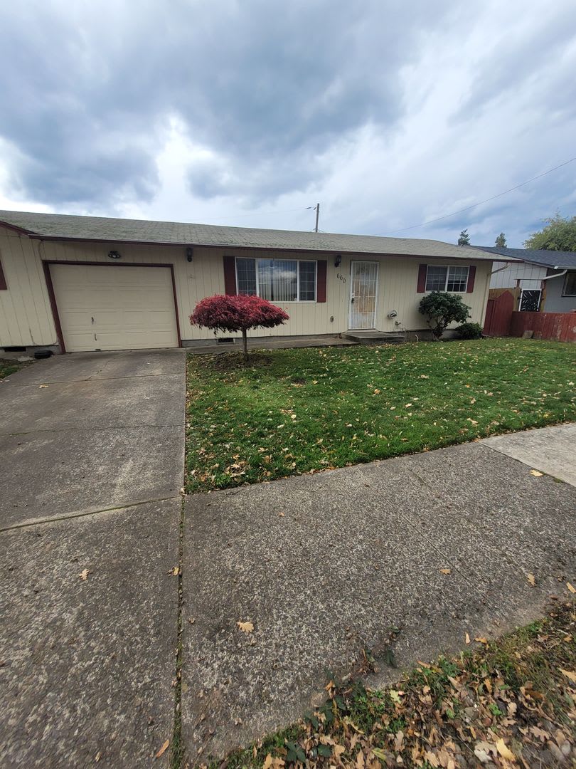 Updated 2BD/1BA Coming Duplex Available