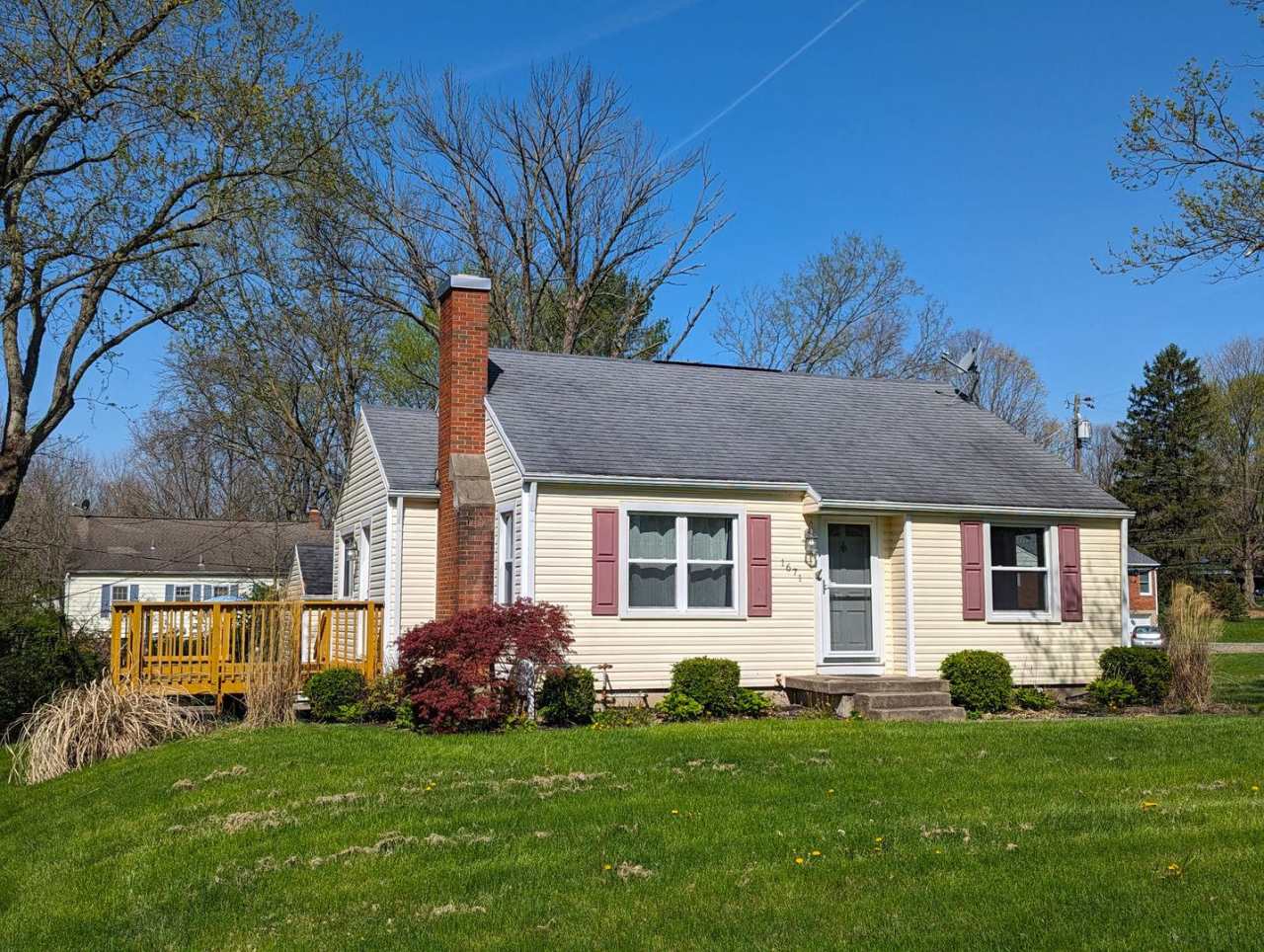 AVAILABLE NOW! - 2 Bedroom / 1 Bath Home in Great Beavercreek Neighborhood!