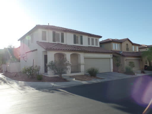 Adorable 2 Story Home!