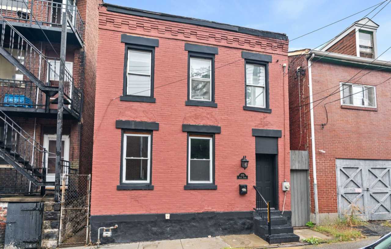 Pittsburgh - 3 Bed 2 Bath - Just Renovated