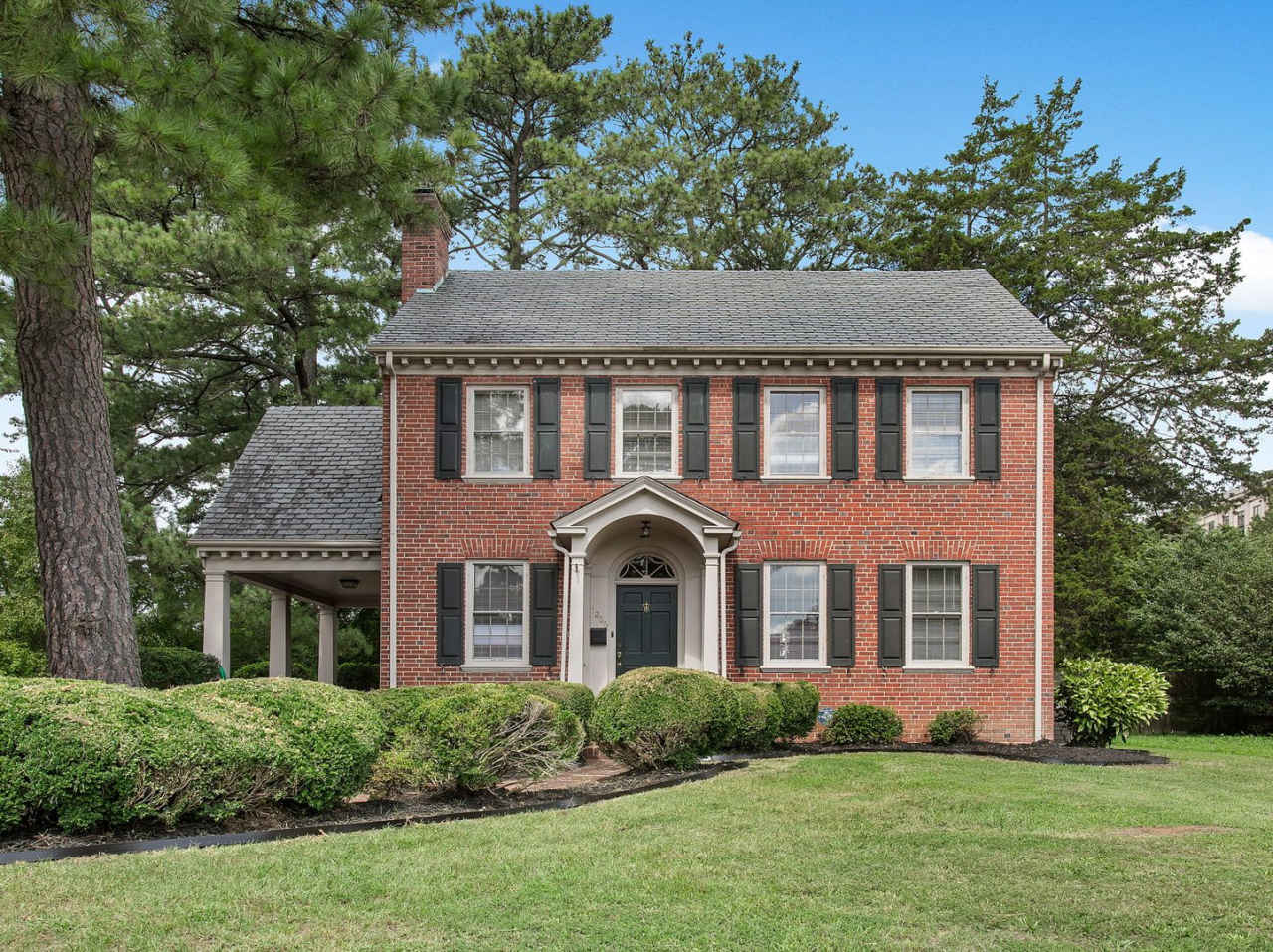 BEAUTIFUL COLONIAL HOME ON LIBBIE AVENUE BY ST. MARY’S
