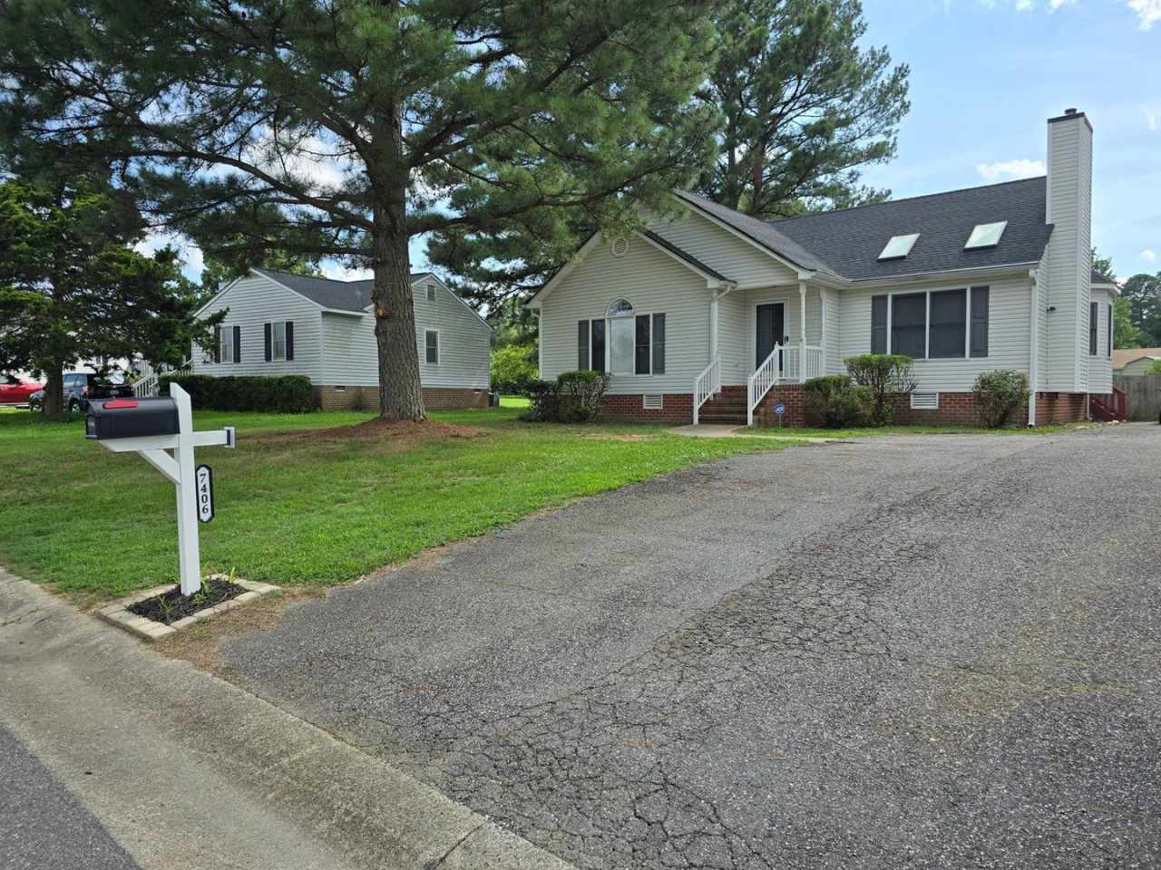 Charming 3BR House in North Chesterfield