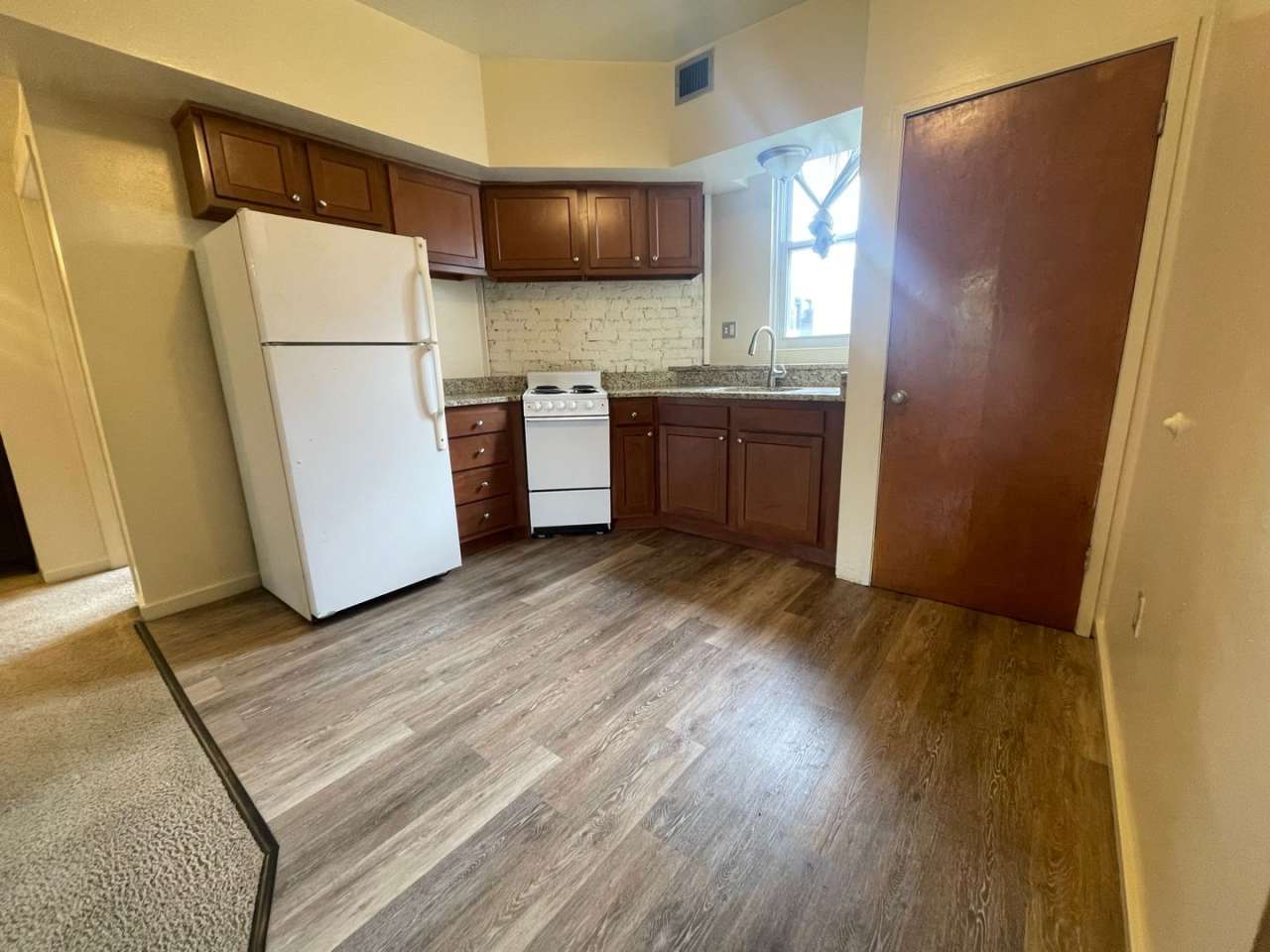 Fantastic 2BR on Bates Street! Fantastic Oakland Location!! Call Today!