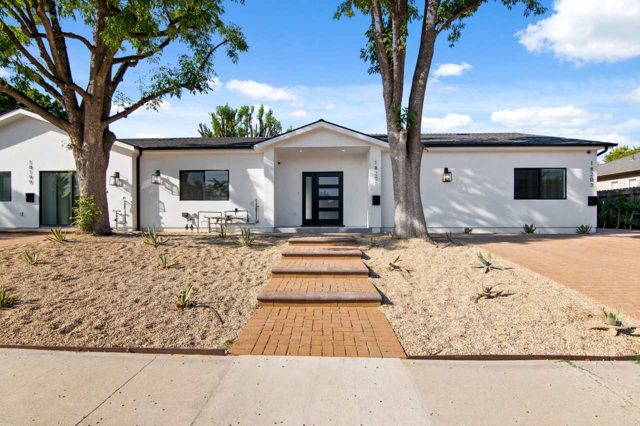 Modern 5 bedroom House for lease in Northridge / Close to CSUN