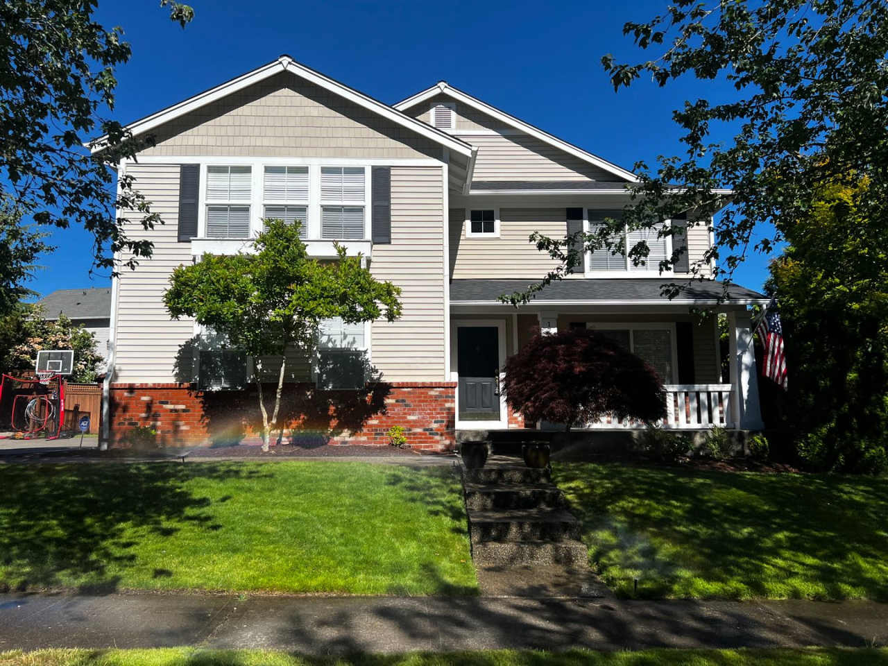 Dupont 4 bedroom plus loft home