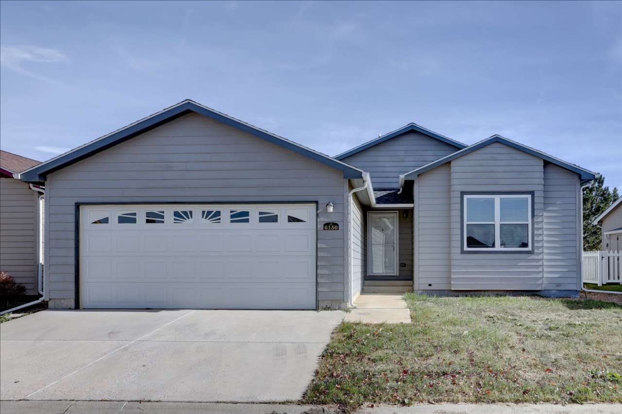 Beautiful 3-Bedroom Home in the Prairie Greens Community – Frederick, CO