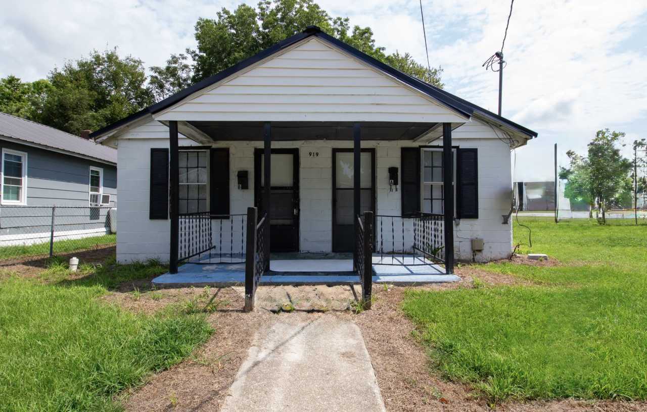 919 Ingram Street - B