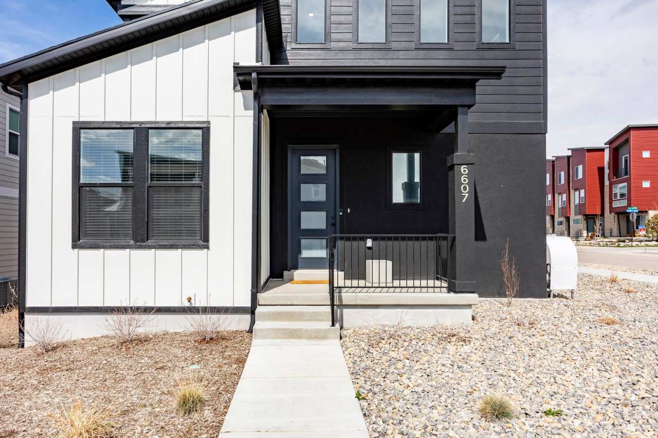 Mountain Modern Luxury – 6607 Purple Poppy Lane