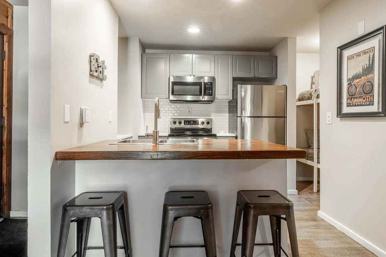 2499 Sierra Nevada Rd