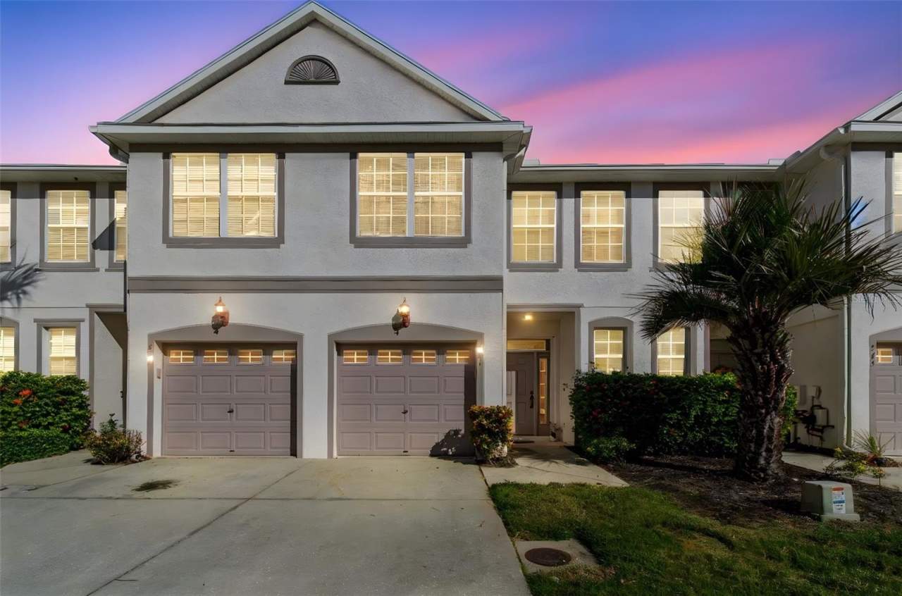 571 SHOREHAM COURT NE