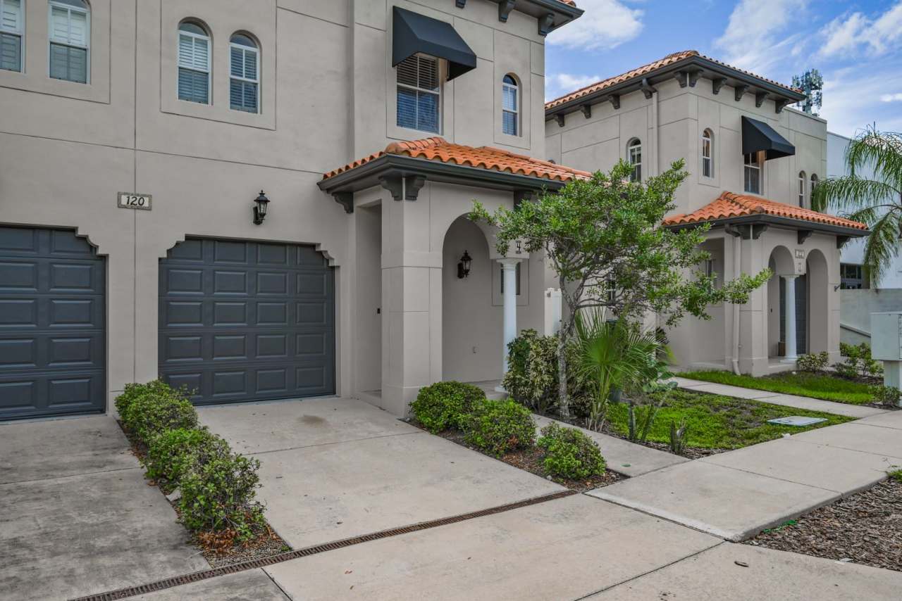 South Tampa 3 Bed / 2 Bath / 1 Car Garage Townhome